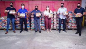 Parlamentares se unem e fazem doações de 4 toneladas de alimentos não perecíveis para APAE