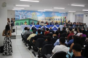 Carrinho Cidreira e Regina Machado são diplomados prefeito e vice de Viana