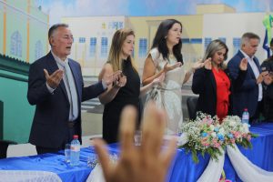 Carrinho Cidreira e Regina Machado são diplomados prefeito e vice de Viana