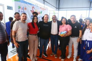 Prefeito Fred Campos entrega quadra poliesportiva coberta e laboratório de informática em escola de Paço do Lumiar