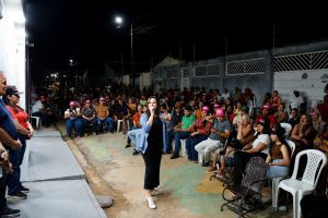 Maedja Campos reúne multidão e recebe apoio do vereador Júnior Katitu em Cidelândia