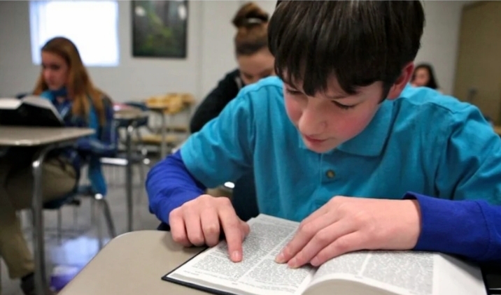 STF derruba lei que obriga escolas e bibliotecas do AM a terem Bíblia