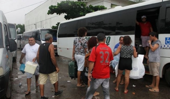 Usuários de transportes alternativos do Anel Viário sofrem por falta de banheiro público
