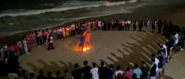 O EU SOU está entre nós: cristãos contemplam pomba de fogo no momento em que prestavam culto a Deus em praia de Fortaleza